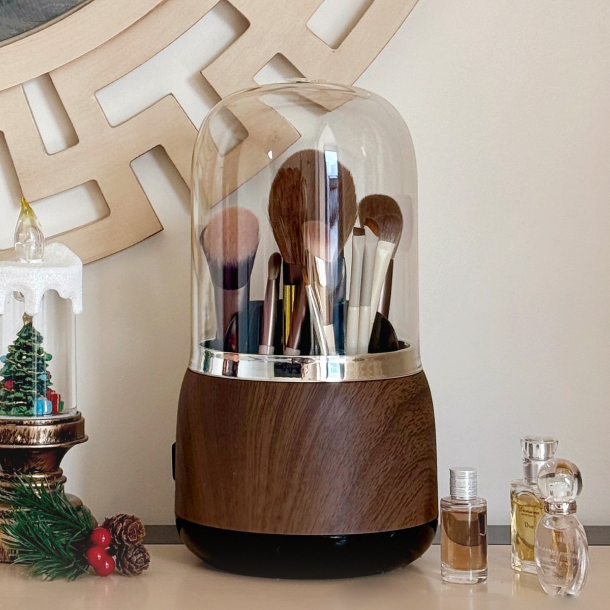 Light Luxury Makeup Brush Hold - огляд і ціна Luxury Skincare And Makeup Brands